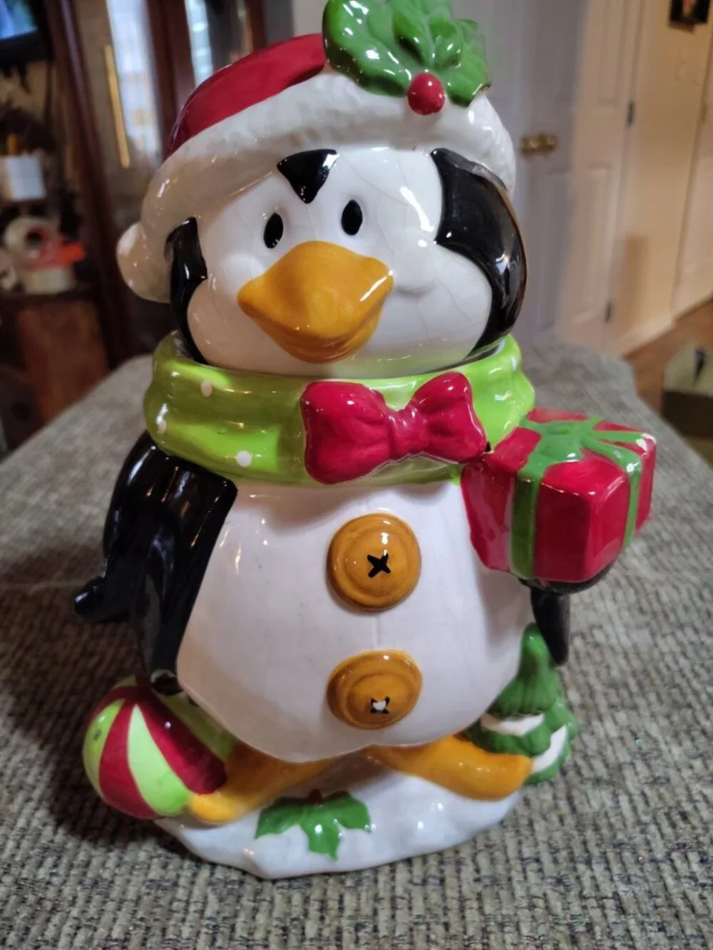 COLLECTIBLE PENGUIN COOKIE JAR - GREAT FOR WINTER MONTHS
